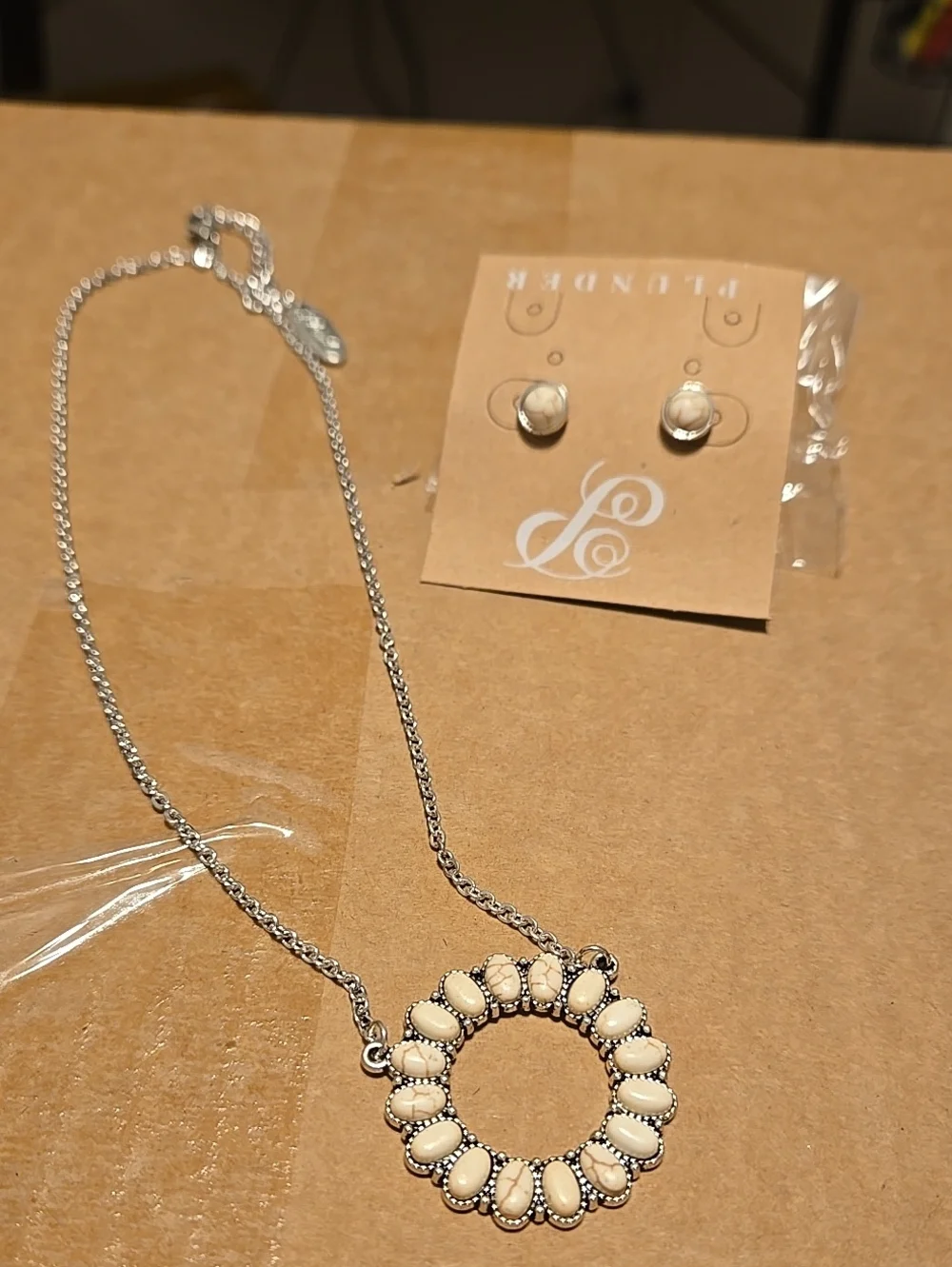 Plunder nwt silver